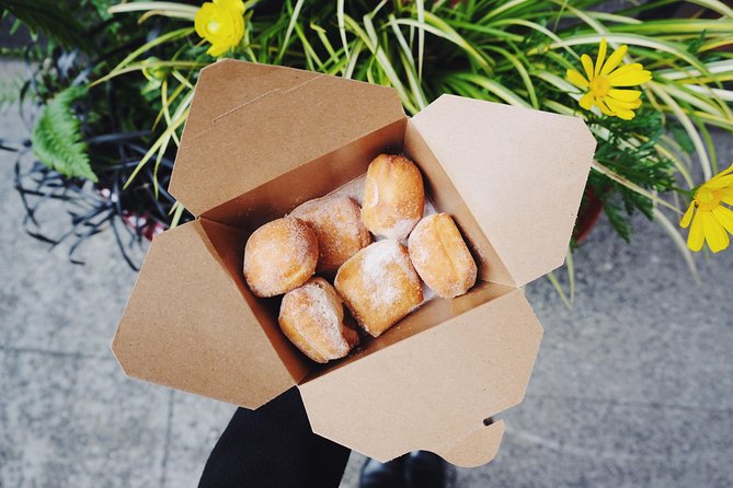 Seattle Delicious Donut Adventure & Walking Food Tour - How much food do you really get?