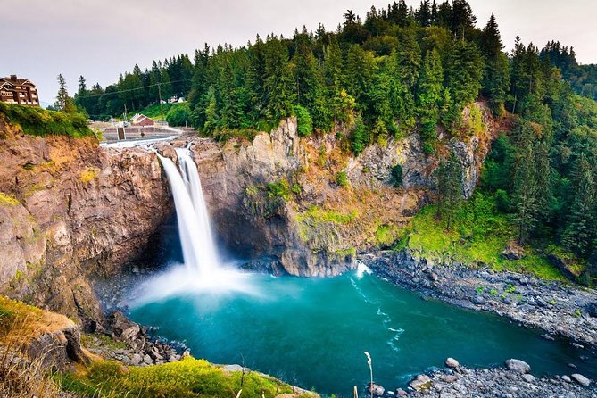 Seattle Wine & Snoqualmie Falls Highlights Tour - Leaving Seattle by floating bridge