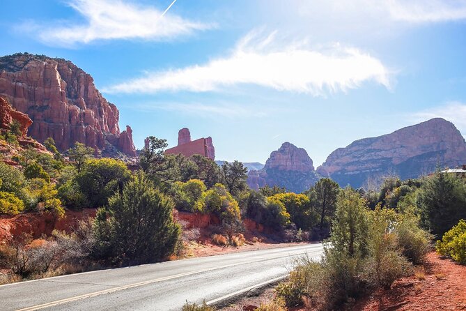 Sightseeing Highlights Tour of Sedona - Cathedral Rock, Coffee Pot Rock, and the photo route