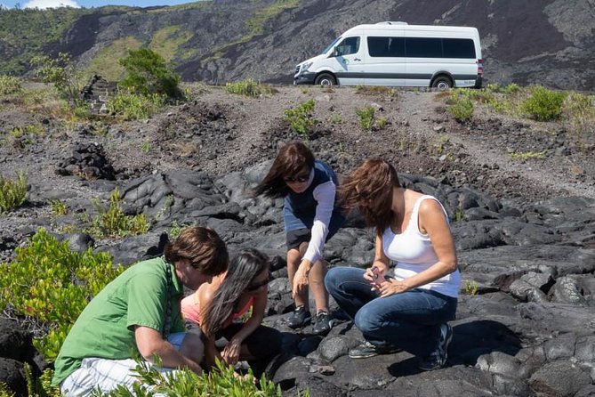 Small Group Big Island Twilight Volcano and Stargazing Tour - Dinner, twilight, and the problem of changing conditions