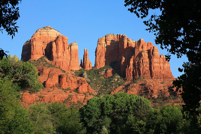 Small Group or Private Sedona and Native American Ruins Day Tour - Airport Mesa puts Sedona into one sweeping view