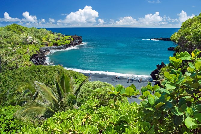 Small-Group Road to Hana Luxury Tour - Waiʻānapanapa and the black sand coast