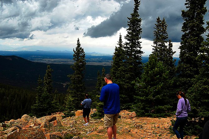 Small Group Tour of Pikes Peak and the Garden of the Gods from Denver - Balanced Rock gives you the classic photograph