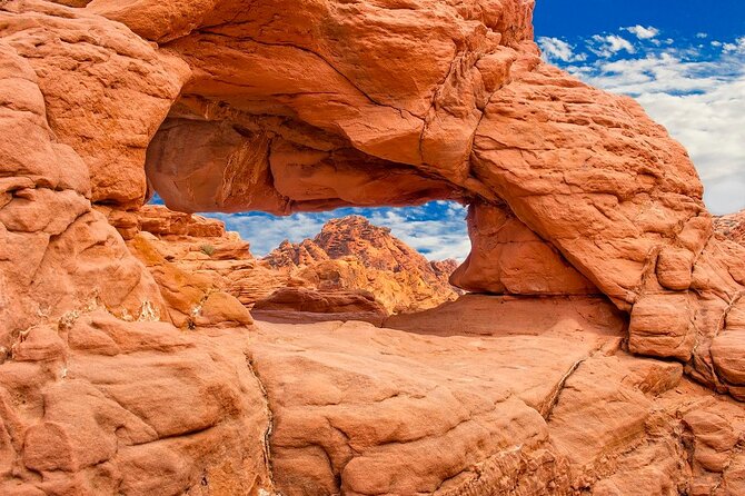 Small Group: Valley of Fire Half Day Tour from Las Vegas - White and red sandstone at Silica Dome