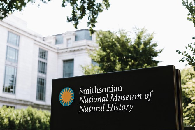Smithsonian Museum of Natural History - Exclusive Guided Tour - The Hope Diamond and the Mineral Galleries