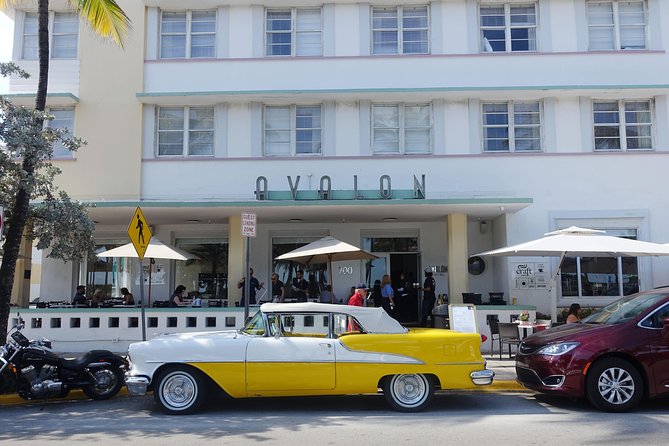 South Beach Cultural Food and Walking Tour - South Beach: people watching and local stories