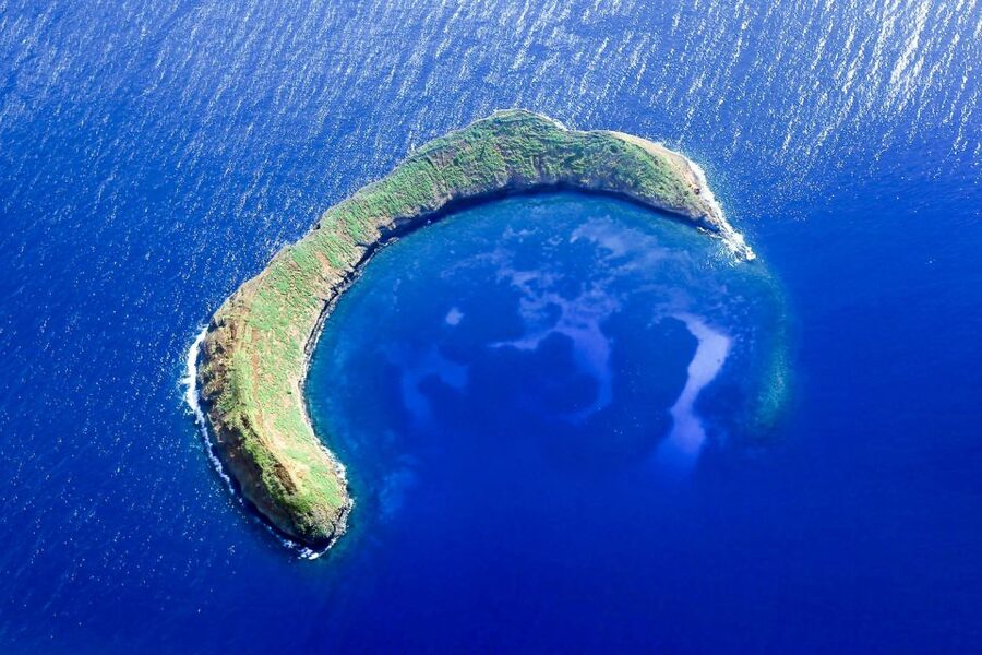 South Maui: Molokini & Turtle Town Snorkeling Tour with Meal - Molokini’s 75-minute underwater session