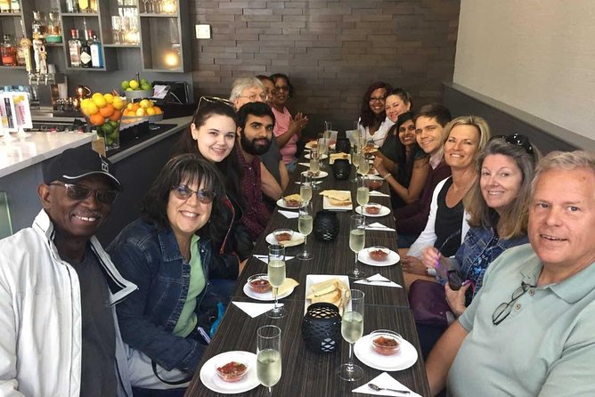 Southern Flavors Food, Pub Crawl, and History Walking Tour - What the food is really like