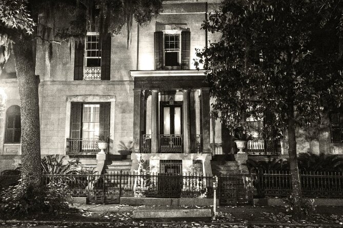 Spirits and Scoundrels Adults Only Savannah Ghost Tour | 10pm - Lafayette Square: a calm beginning for unsettling stories