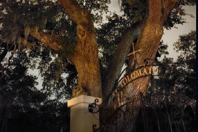 St. Augustine Ghost Tour: A Ghostly Encounter - The Tolomato and Huguenot Cemeteries
