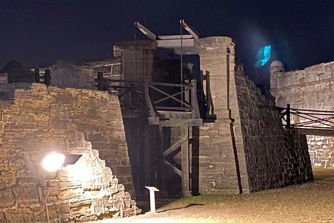 St. Augustine Ghost Tour: A Ghostly Encounter - Are the ghost-hunting tools worth $5?