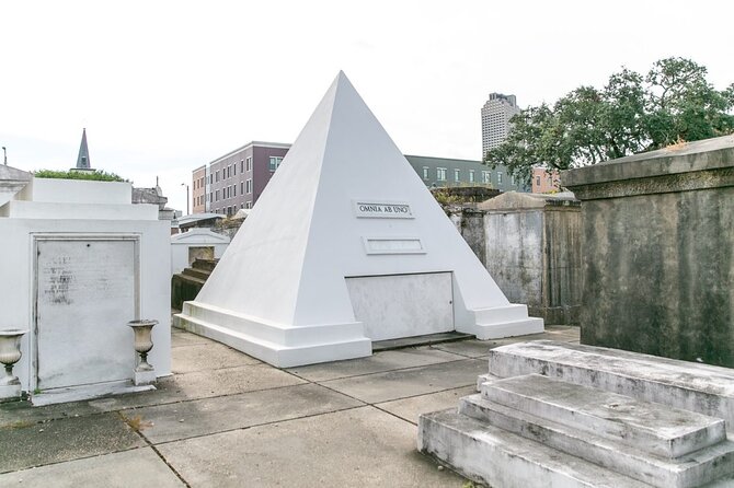 St. Louis Cemetery No. 1 Official Walking Tour - Crossing into the City of the Dead