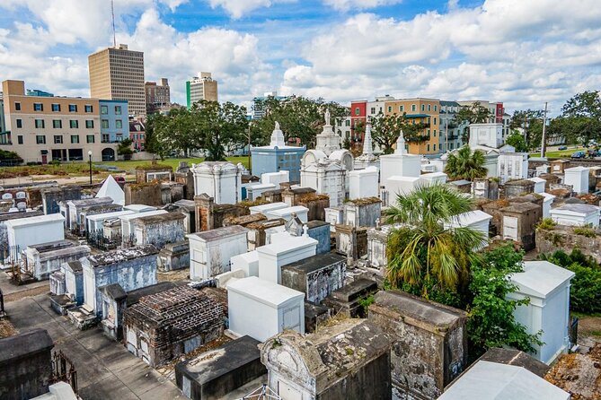 St. Louis Cemetery No. 1 Official Walking Tour - Above-ground tombs and New Orleans customs