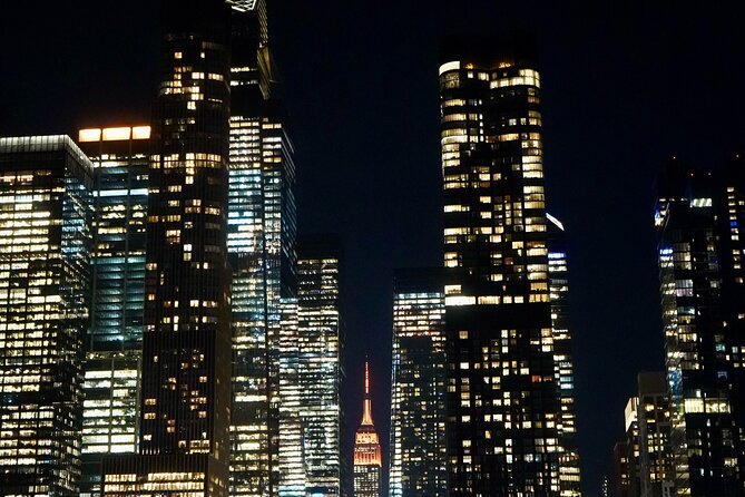 Starship Landmark 90 Minute Sightseeing Cruise - A river-level look at New York’s big sights
