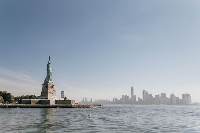 Statue of Liberty and Ellis Island Guided Tour with Ferry - What makes the guides valuable