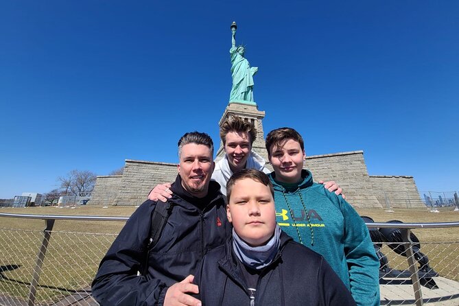 Statue of Liberty Tour with Ellis Island and Immigration Museum - How the live guide options really work