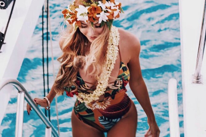 Sunset Boat Cruise: Swim and Cruise Waikiki - Timing, check-in, and the late-arrival rule