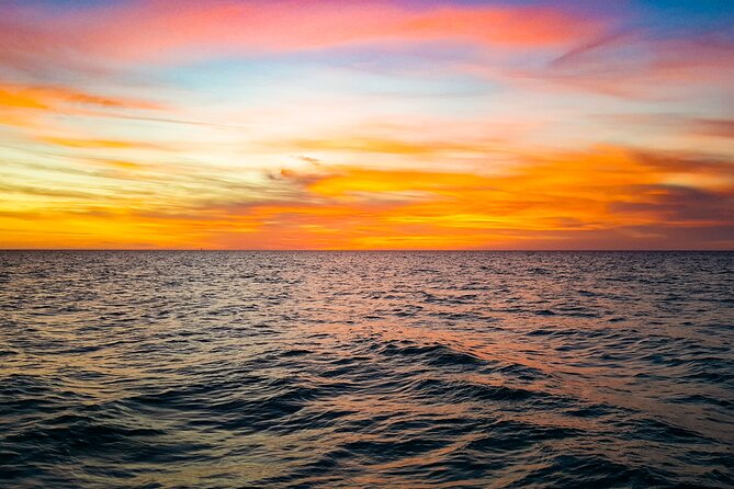 Sunset Celebration Cruise on Tropics Boat Tours - Crowds, seating, and comfort