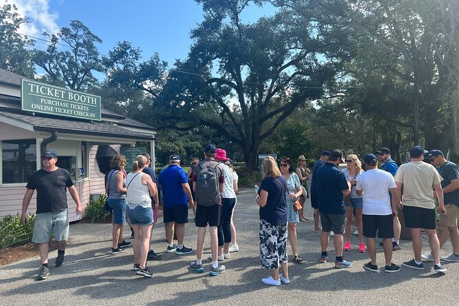 Swamp Boat Ride and Oak Alley Plantation Tour from New Orleans - Wildlife sightings depend on the season