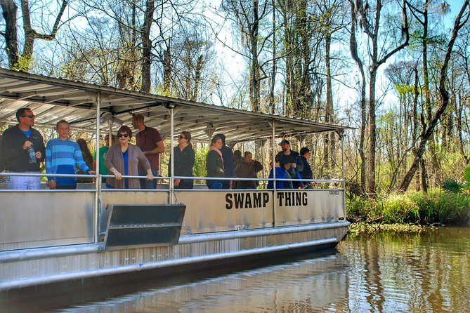 Swamp Boat Ride and Oak Alley Plantation Tour from New Orleans - Oak Alley’s oaks, house, and difficult past