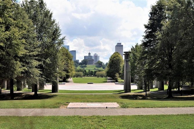 Taste of Nashville Food & Sightseeing Tour - The hot chicken stop brings Nashville to the plate