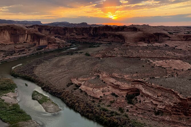The Best U-Drive Hell's Revenge 4x4 Off Roading Tour from Moab - The Colorado River Overlook is the route’s scenic payoff