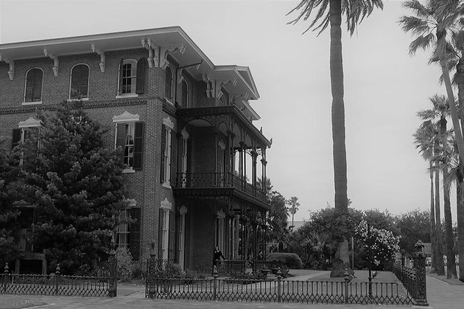 The Historic Galveston Ghost Tour - Virginia Point Inn and the lonely woman in the hall