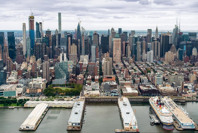 The Manhattan Helicopter Tour of New York - Seats, photos, and airport rules