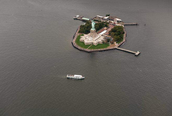 The Manhattan Helicopter Tour of New York - Midtown from the air