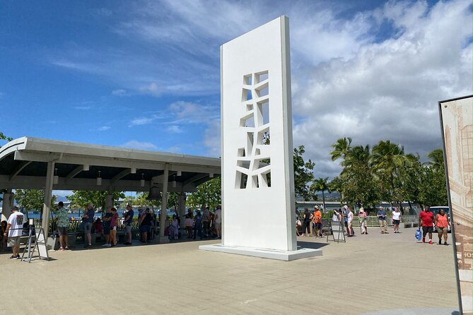 Tribute to Pearl Harbor Arizona Memorial and Honolulu City Tour - The King Kamehameha statue stop