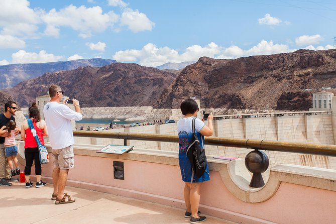 Ultimate Hoover Dam Tour from Las Vegas - Start with the Las Vegas Sign