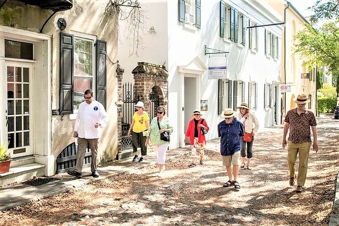 Undiscovered Charleston: Half Day Food, Wine & History Tour with Cooking Class - From the sidewalk to the cooking table
