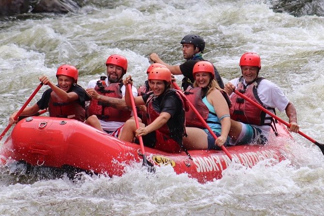 Upper Pigeon River Rafting Trip from Hartford - Getting to the river and preparing to paddle