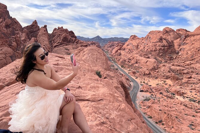 Valley of Fire and Red Rock Canyon Day Tour from Las Vegas - Elephant Rock and the park’s first memorable shapes