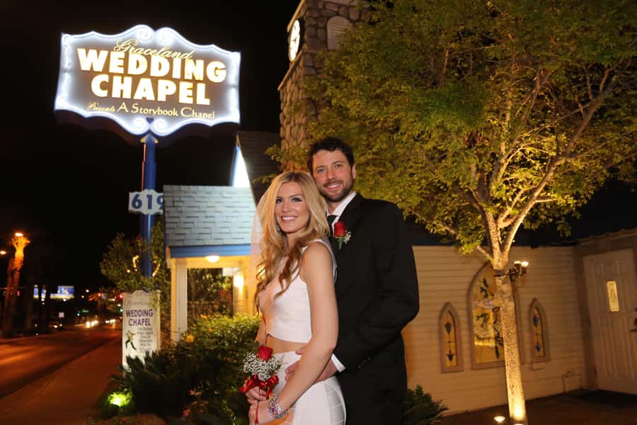 Vegas: Elvis-Themed Graceland Chapel Wedding or Vow Renewal - Photography, photo credits, and what you receive