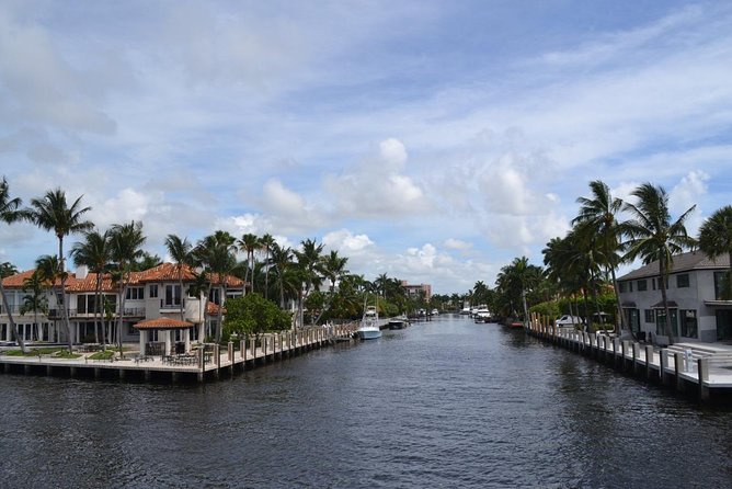Venice of America Tour | Millionaire's Row | Complimentary Drinks - Millionaire’s Row and the waterfront homes
