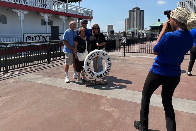 VIP Jazz Dinner Cruise with Private Tour and Open Bar Option - Front-row Dukes of Dixieland music on the Mississippi