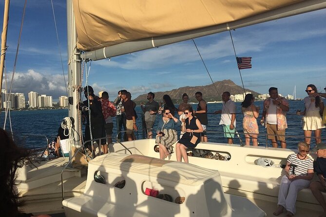 Waikiki Sunset Cocktail Sail with Open Bar - Why the social atmosphere matters