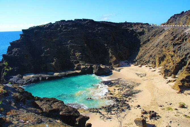 Waikiki Trolley Blue Line Coastline & Local Grindz Hop-on Hop-off - Halona Blowhole: a quick stop with a big view
