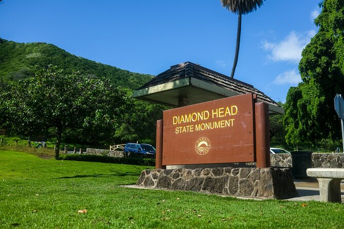 Waikiki Trolley Blue Line Coastline & Local Grindz Hop-on Hop-off - Leonard’s Bakery and the malasada stop