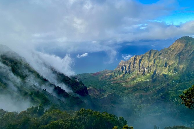 Waimea Canyon Downhill Bike Ride - The guides, group size, and overall tone