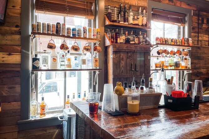 Walking Food Tour Downtown Lexington - Skullers Clock and the small details you might miss