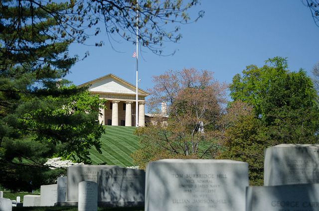 Washington DC: Arlington Nat. Cemetery Ticket & Tram Tour - Guides, narration, and what the ride feels like