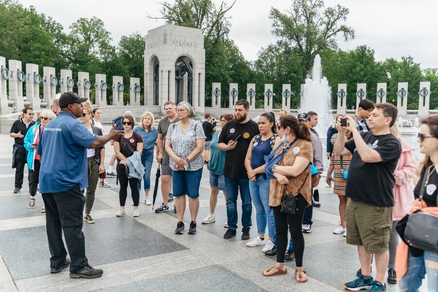 Washington, DC: Full-Day Tour with a Scenic River Cruise - The National Mall memorials, from war to peace