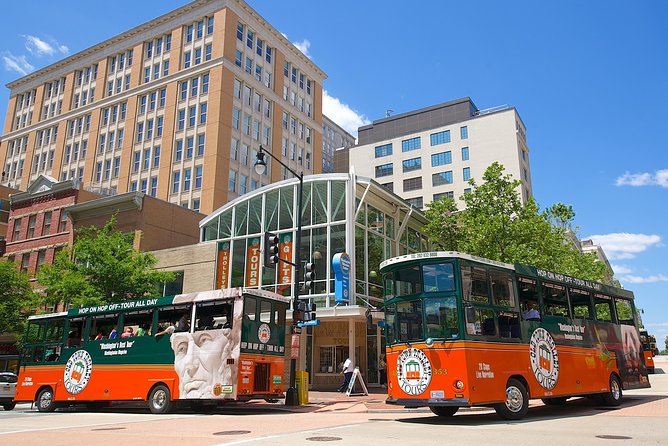 Washington DC Hop-On Hop-off Trolley Tour with 15 Stops - Washington Monument and the central Mall, stop 6