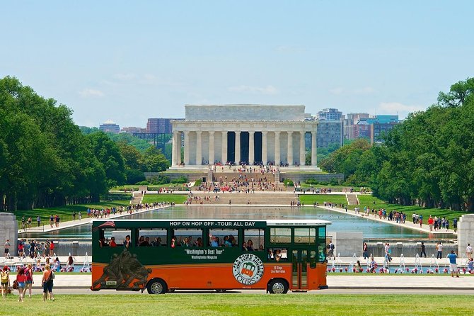 Washington DC Hop-On Hop-off Trolley Tour with 15 Stops - Three Smithsonian museums, stop 10