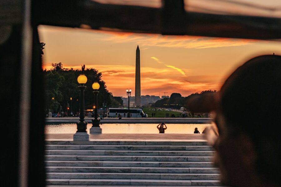Washington DC: Monuments by Moonlight Nighttime Trolley Tour - Key points to know before booking