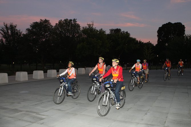 Washington DC Sites at Night Guided Bicycle Tour - Vietnam Women’s Memorial and Vietnam Veterans Memorial