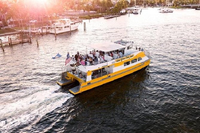 Water Taxi All Day hop-on hop-off Venice of America Boat Tour - Eat by the water at 15th Street Fisheries