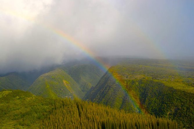 West Maui and Molokai Special 45-Minute Helicopter Tour - Photography, reflections, and the doors-on question